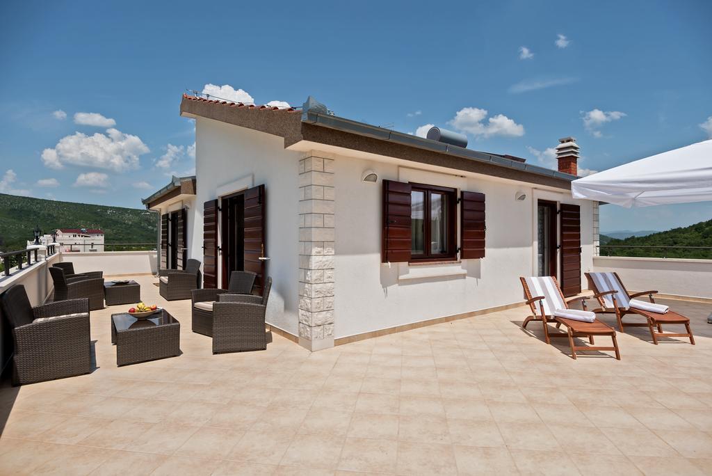 Villa Vinea Prapatnica Exterior photo
