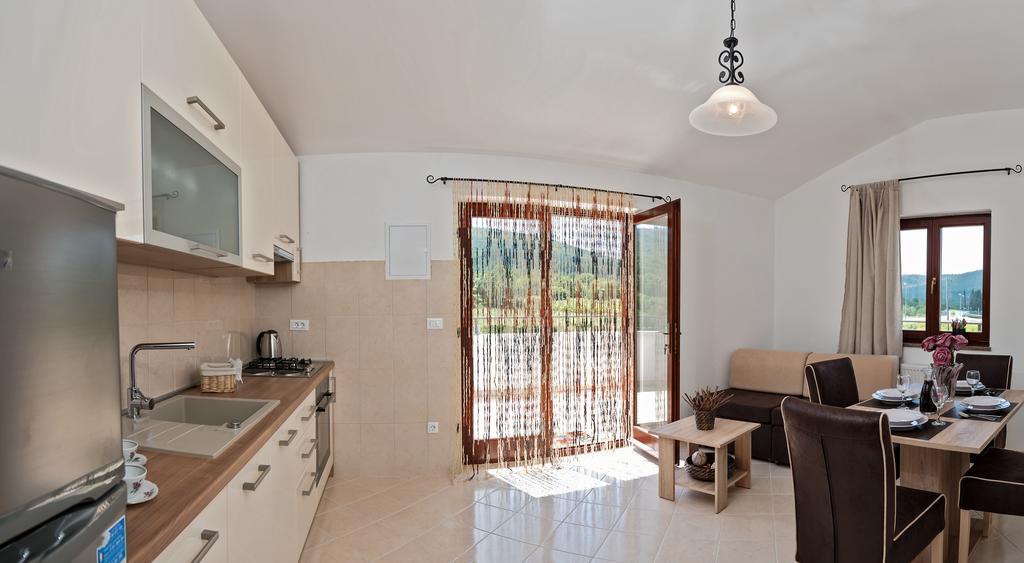 Villa Vinea Prapatnica Exterior photo